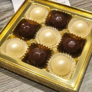 2025 års Nobelpralin(er) som vi tillverkat till Nobelefterfesten 10 december 2025